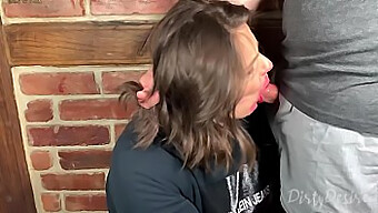 Éjaculer Dans La Bouche D'Un Youtuber: Une Expérience De Gorge Profonde Et Faciale